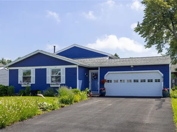 52 Constance Way E, Rochester, NY 14612