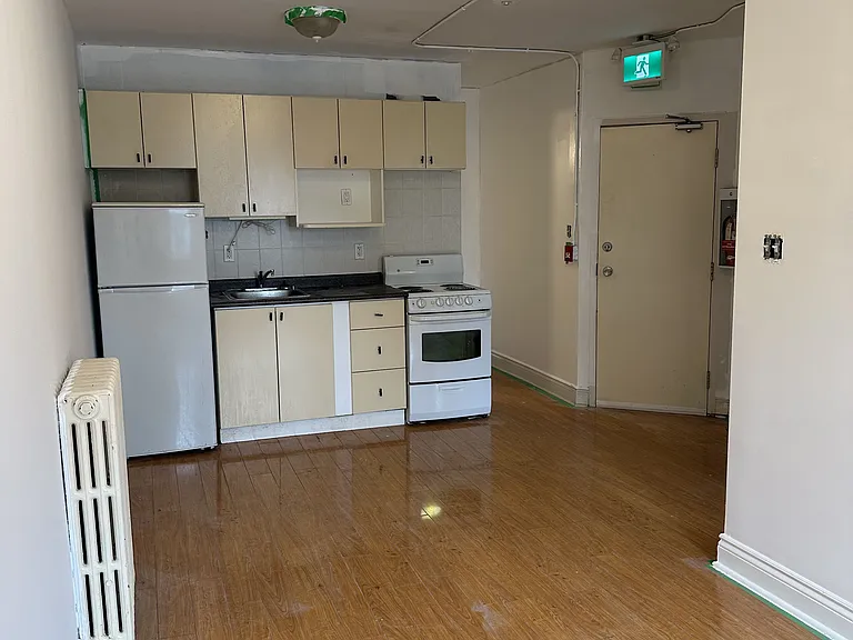 463 Queen St W #3 — Photo 2