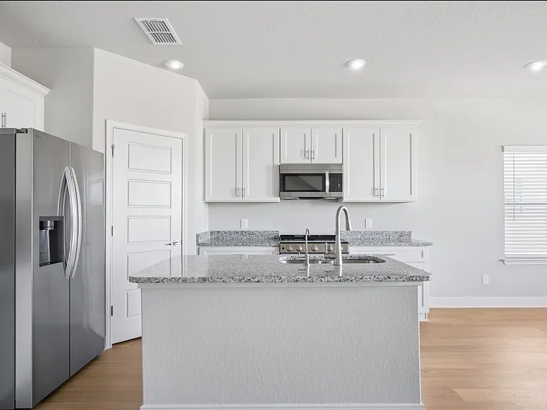 7146 Magnolia Vlg #101 — Photo 12