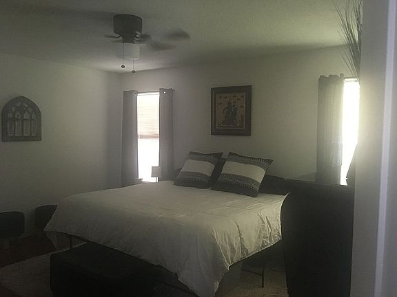 3rd image of 240 Lakeland Ct