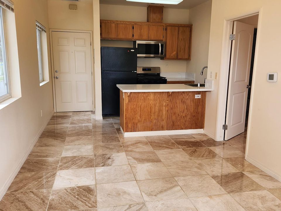 1st image of 6730 Balboa Blvd APT C