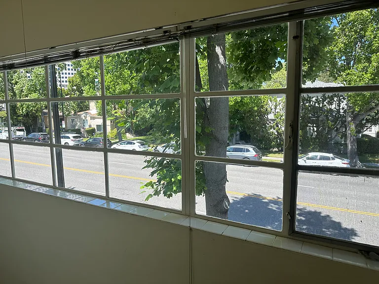 131 N Pass Ave #A — Photo 4