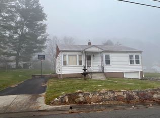 319 Edgewood Rd, Bluefield, VA 24605