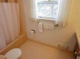 2677 Thorntree Dr, Pittsburgh, PA 15241