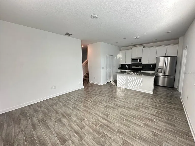3080 Addison Blvd — Photo 6