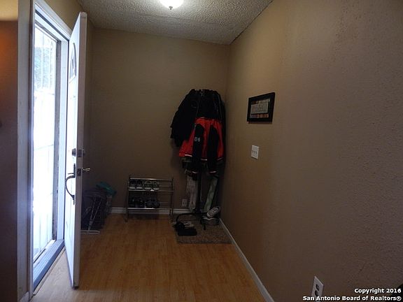 2nd image of 5903 Lake Victoria St