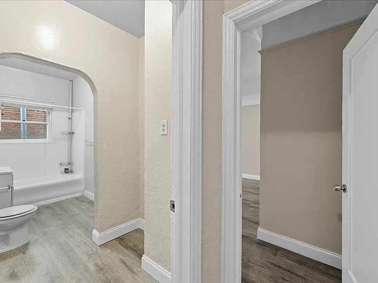 118 N Westmoreland Ave #202 — Photo 7