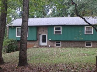 6311 Oak Hill Dr, Sykesville, MD 21784