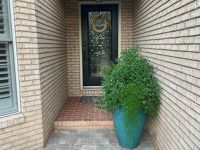 8970 Eagles Ridge Dr — Photo 2