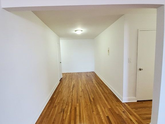 4th image of 51-15 Van Kleeck St #6G
