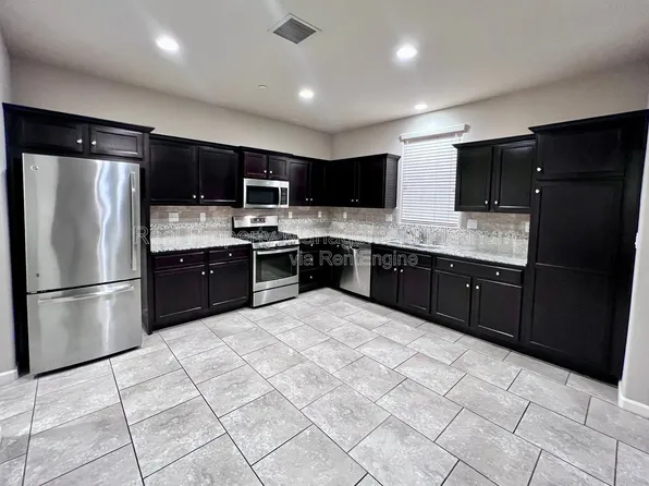 1535 Zenith Point, Clovis, CA 93619