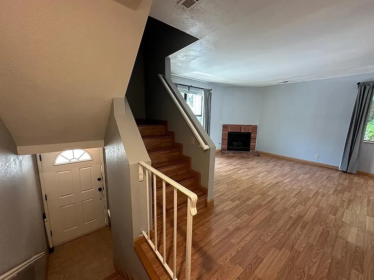 109 S Sierra Madre Blvd — Photo 14