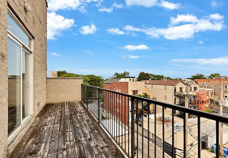 1045 N California Ave #4 — Photo 4