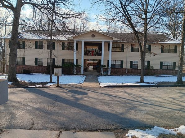 1406 C S Woods Blvd #1