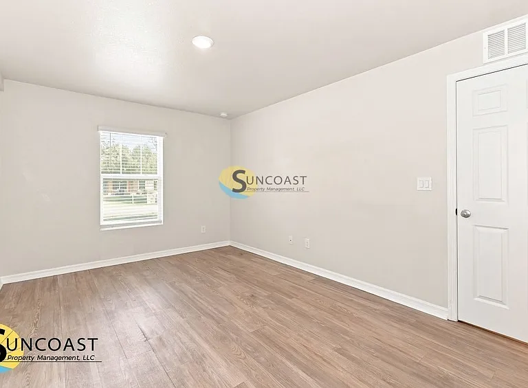 306 Urbana St — Photo 18