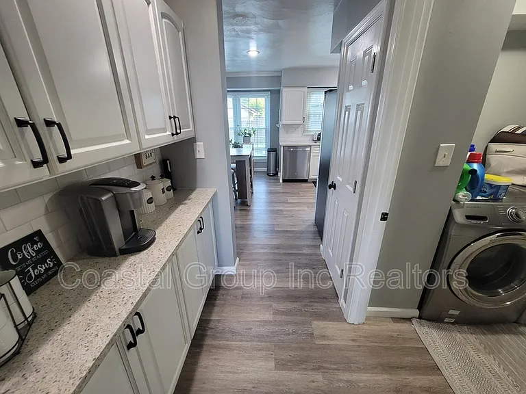 1012 Meadowview Pl — Photo 8