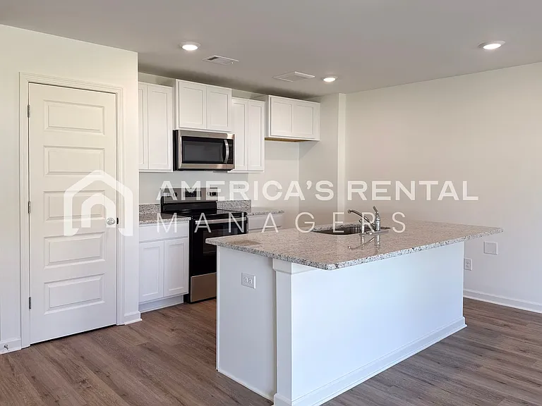 3808 Water Lily Ln — Photo 13