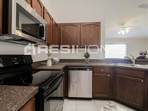 3rd image of 352 Lake Eloise Pointe Dr