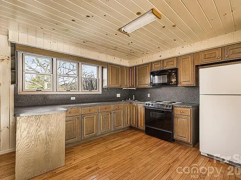 201 Roland Hills Rd #201 — Photo 5
