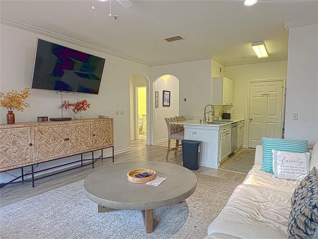 2 bed, 2.0 bath, 1010 sqft, $1,850 — Photo 2