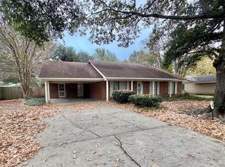1786 E Azalea St, Greenville, MS 38701
