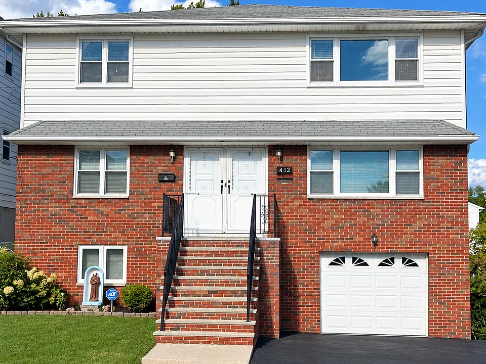Edmund Ave