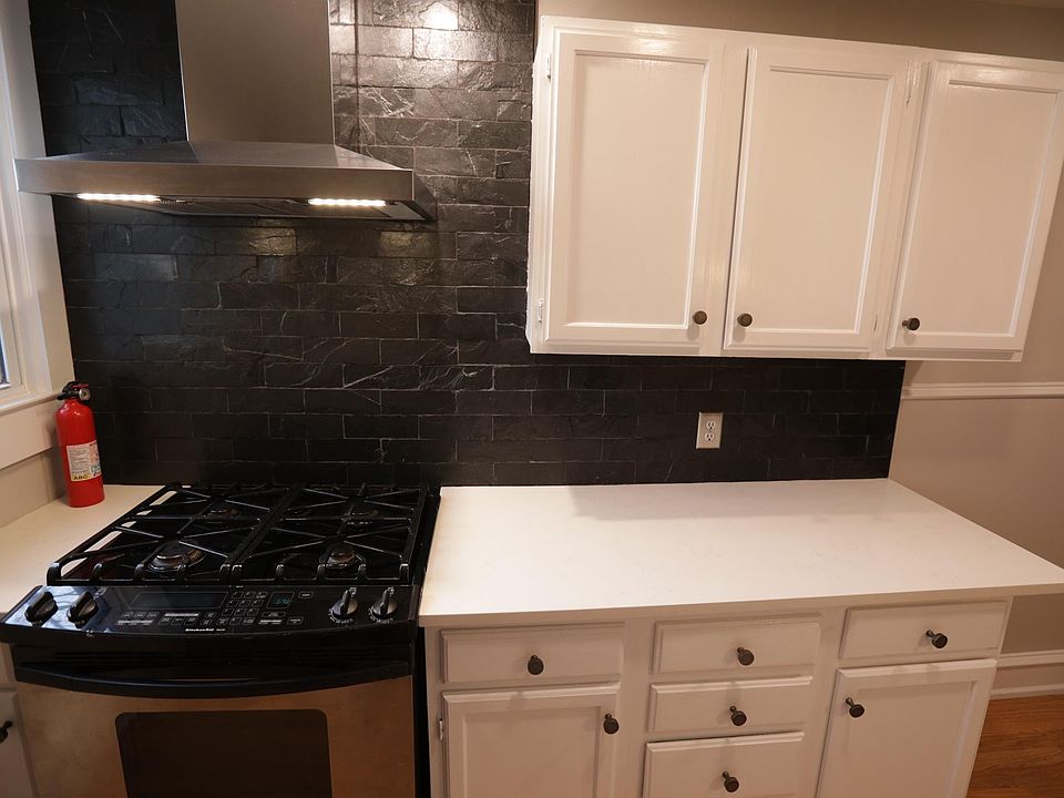 Kitchen Aid stove and with vent hood