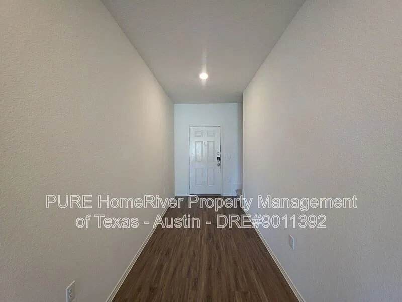 4 bed, 2.5 bath, 2003 sqft, $2,250 — Photo 3
