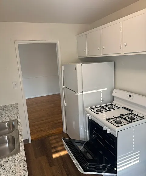 1537 S Ash St — Photo 9