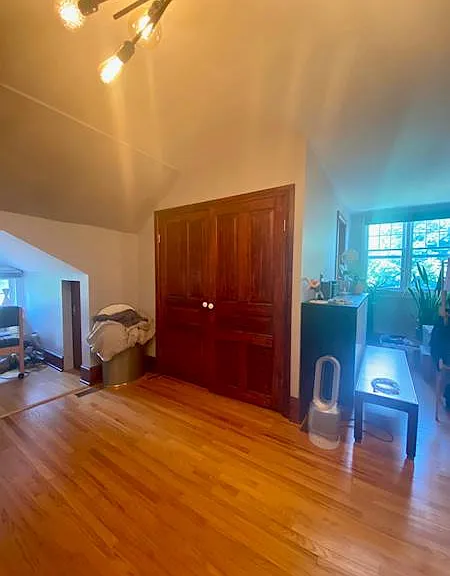 101 Allen St W — Photo 14