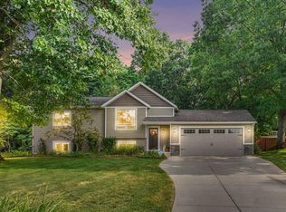 32190 Pinedale Ln, Gobles, MI 49055