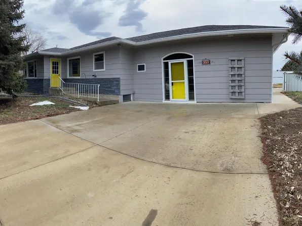 323 W 10th St, Gregory, SD 57533