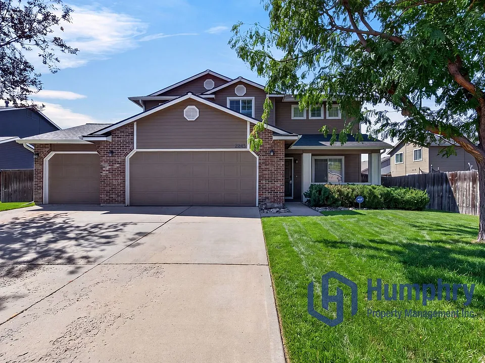 2243 N Cougar Way