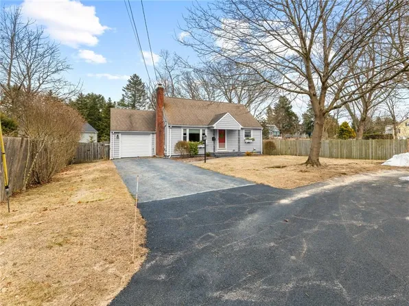 4 Country Ct, East Greenwich, RI 02818