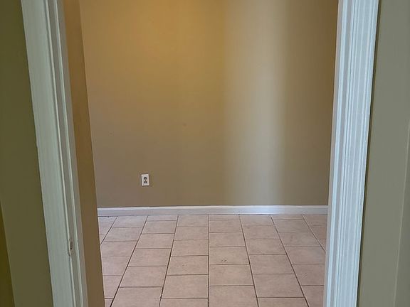 2nd image of 633 Groveland Dr