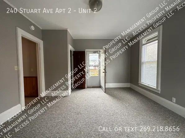 240 Stuart Ave, Kalamazoo, MI