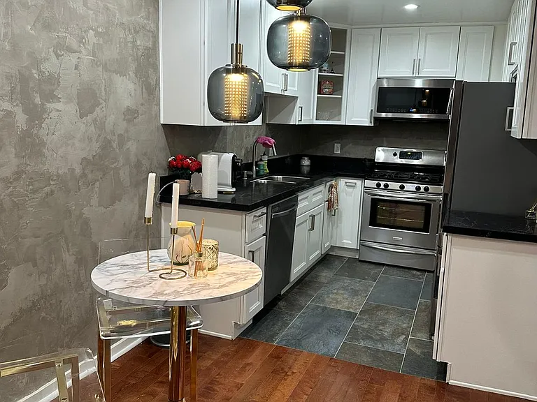 811 S Bedford St #203 — Photo 5