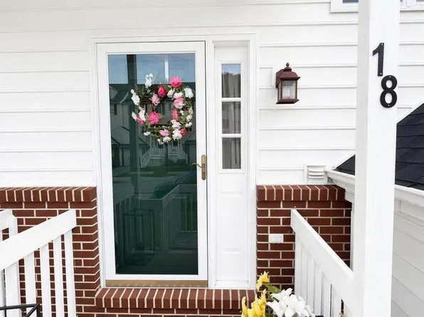 18 Ann Marie Ct, Newark, DE 19702