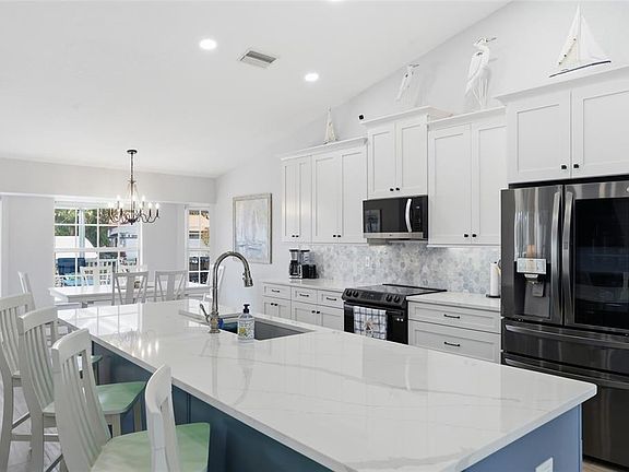 2nd image of 521 Peeples Dr