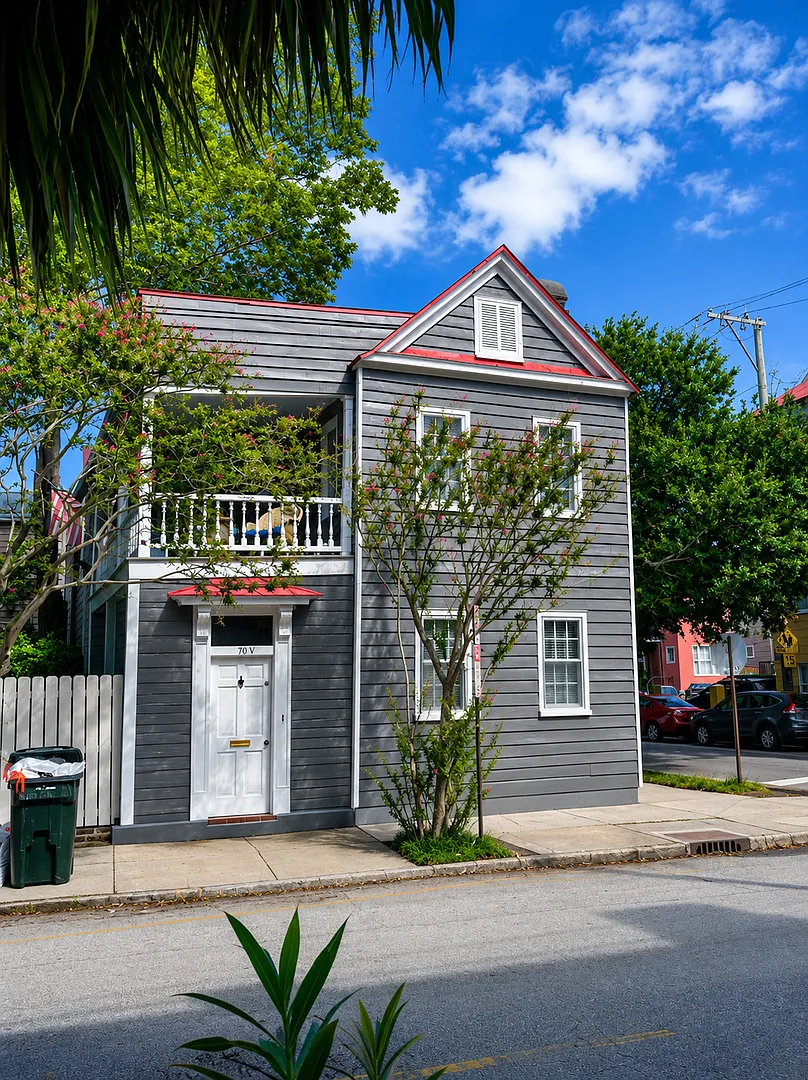 5 Bedroom 2.5 Bath Home close to CofC and MUSC — Photo 1