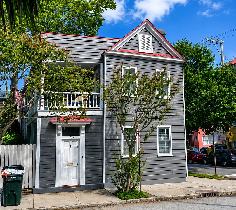 70 Vanderhorst St
