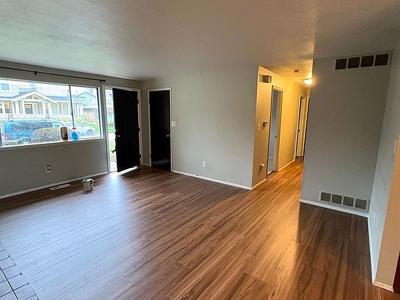 4th image of 605 155th Ave SE