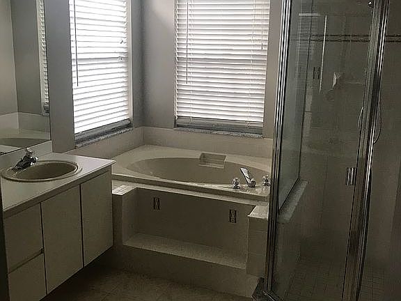 2nd image of 1141 Baycove Ln