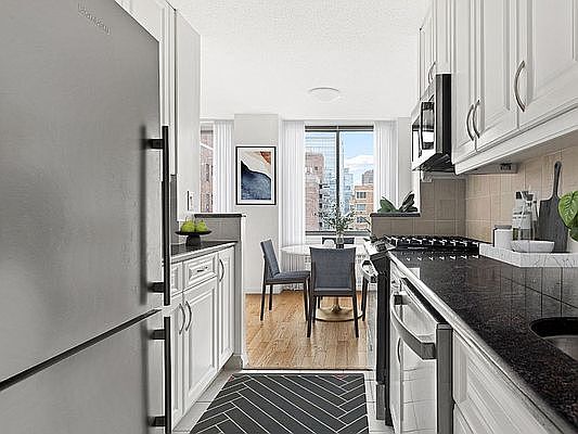 4th image of 491 2nd Ave #3R
