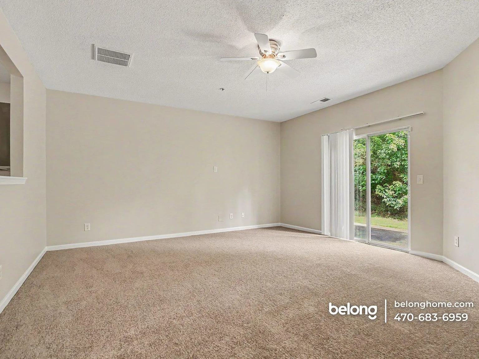 3 bed, 2.5 bath, 1452 sqft, $1,595 — Photo 3