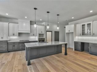 2814 W 175th Ter, Overland Park, KS 66085