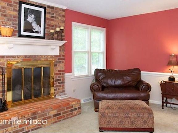 3rd image of 150 Robinson Dr