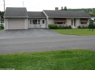 18 Meadow Ln, Fort Kent, ME 04743