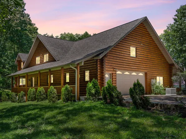 37 Wild Horse Lane, Galena, MO 65656