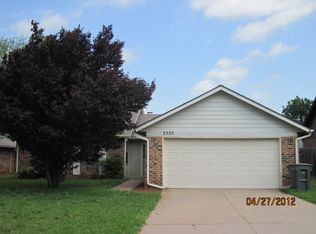 2525 Greenfield Dr, Edmond, OK 73012